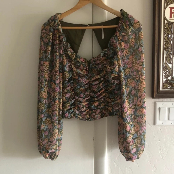 FREE PEOPLE | Floral peasant crop top with balloon sleeves - Picture 4 of 10